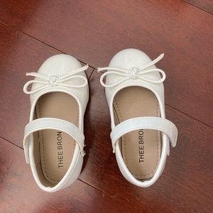 Thee Bron Mary Jane Flats Toddler Girl. Size 6 White